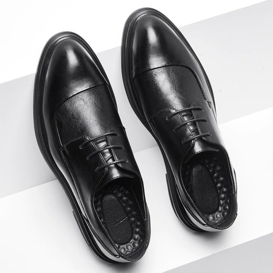Zapatos de cuero para hombres para asuntos formales y comerciales