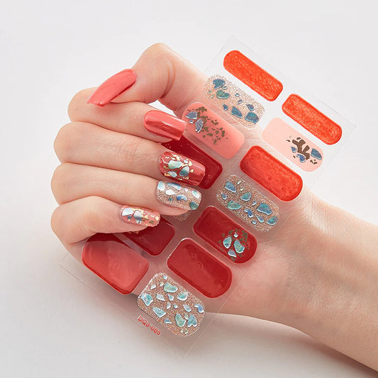 Autocollants à ongles de haute qualité entièrement collés entièrement les autocollants à ongles à ongles laser 3D Stamping à la mode.